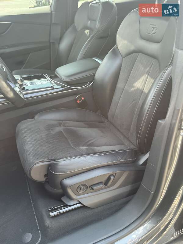 Внедорожник / Кроссовер Audi Q8 2020 в Виннице