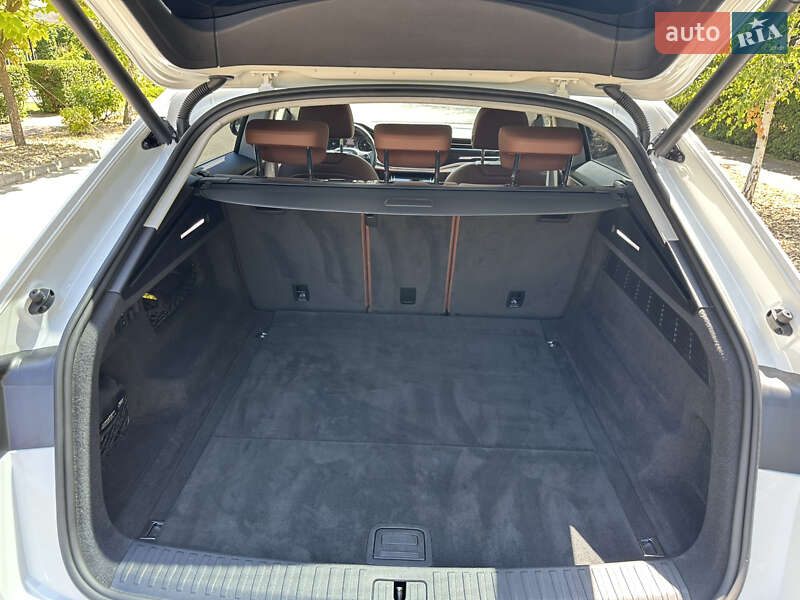 Внедорожник / Кроссовер Audi Q8 2020 в Одессе