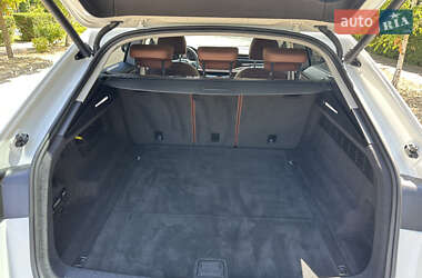 Внедорожник / Кроссовер Audi Q8 2020 в 