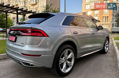 Внедорожник / Кроссовер Audi Q8 2022 в 