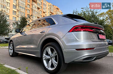Внедорожник / Кроссовер Audi Q8 2022 в 