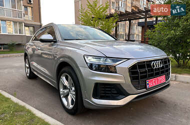 Внедорожник / Кроссовер Audi Q8 2022 в 