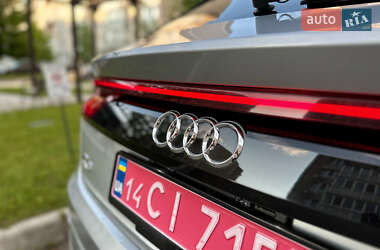Внедорожник / Кроссовер Audi Q8 2022 в 