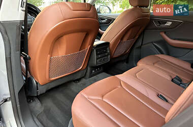 Внедорожник / Кроссовер Audi Q8 2022 в 