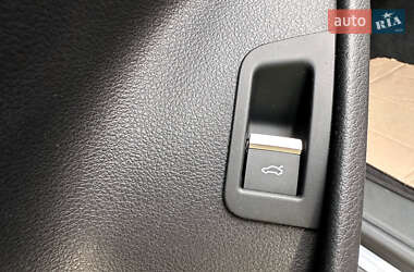 Внедорожник / Кроссовер Audi Q8 2022 в 