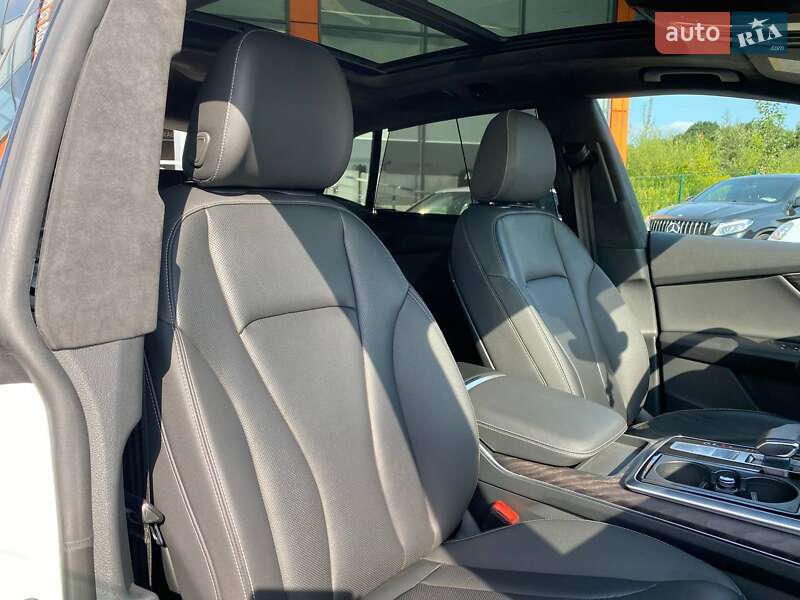 Внедорожник / Кроссовер Audi Q8 2021 в Львове