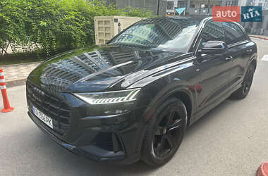 Позашляховик / Кросовер Audi Q8 2018 в 