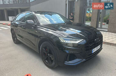 Позашляховик / Кросовер Audi Q8 2018 в 