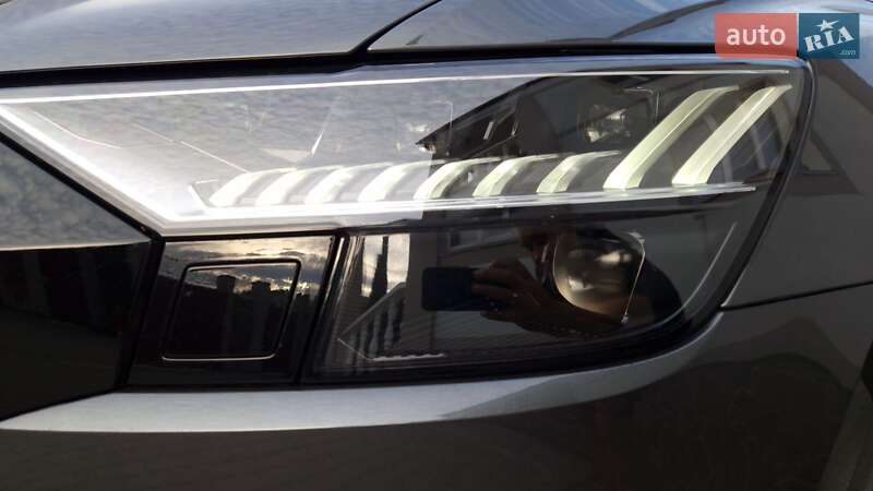 Внедорожник / Кроссовер Audi Q8 2023 в Киеве