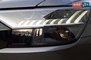 Внедорожник / Кроссовер Audi Q8 2023 в 