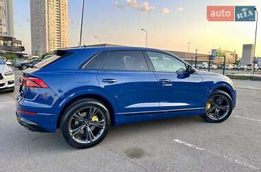 Внедорожник / Кроссовер Audi Q8 2024 в 