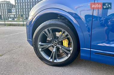 Внедорожник / Кроссовер Audi Q8 2024 в 