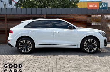 Внедорожник / Кроссовер Audi Q8 2024 в 