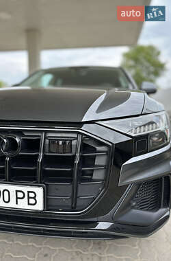 Внедорожник / Кроссовер Audi Q8 2019 в 