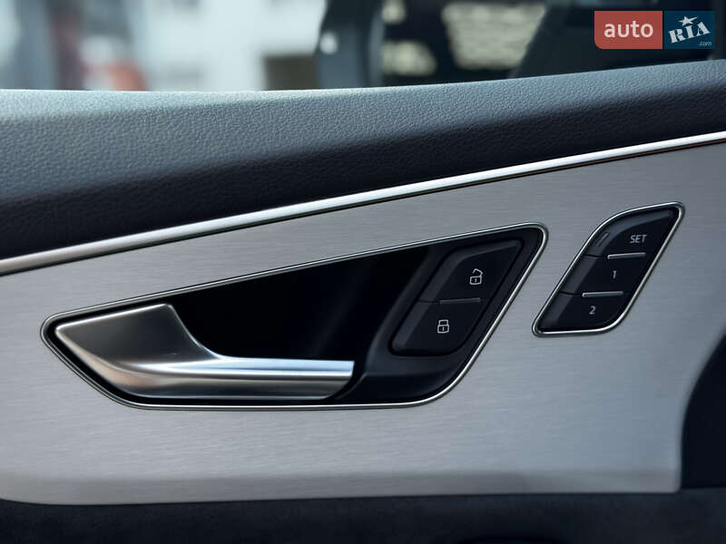 Внедорожник / Кроссовер Audi Q8 2020 в Житомире