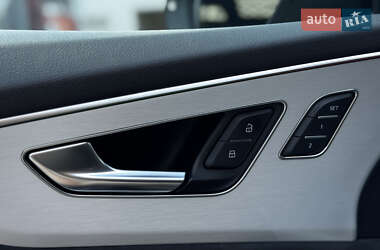 Внедорожник / Кроссовер Audi Q8 2020 в 