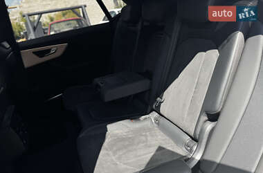 Внедорожник / Кроссовер Audi Q8 2020 в 