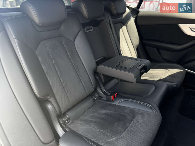 Внедорожник / Кроссовер Audi Q8 2020 в Житомире