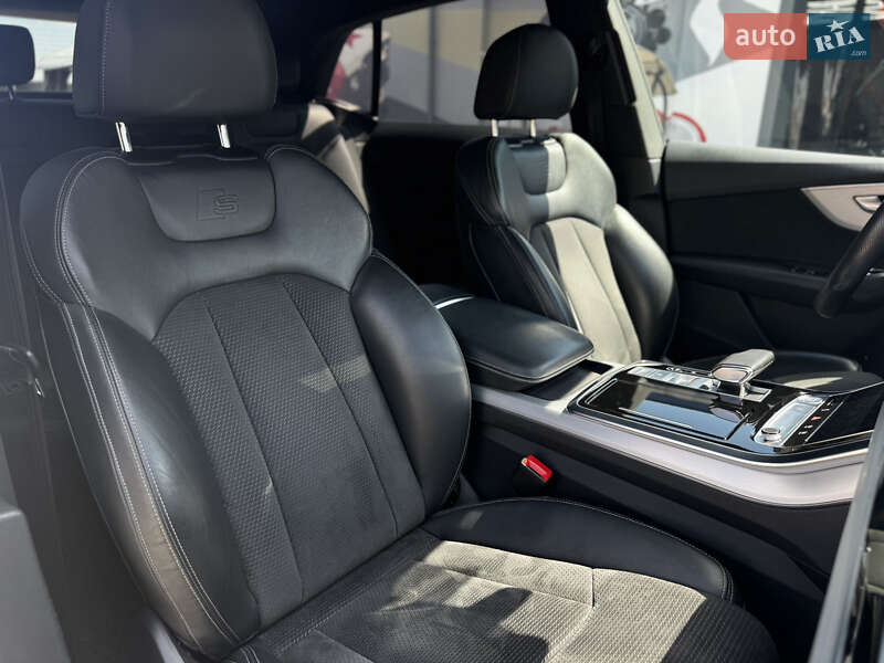 Внедорожник / Кроссовер Audi Q8 2020 в Житомире