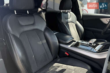 Внедорожник / Кроссовер Audi Q8 2020 в 
