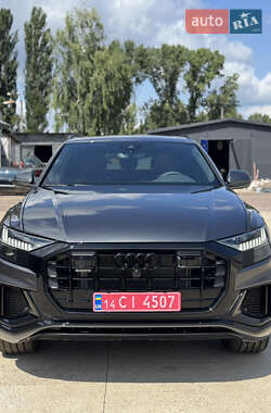 Внедорожник / Кроссовер Audi Q8 2023 в 
