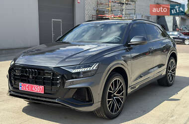 Внедорожник / Кроссовер Audi Q8 2023 в 