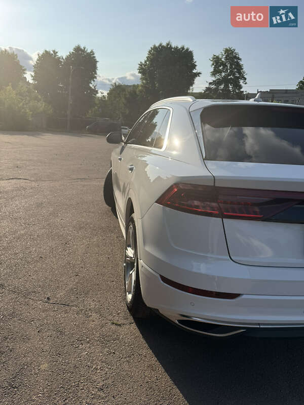 Внедорожник / Кроссовер Audi Q8 2018 в Киеве