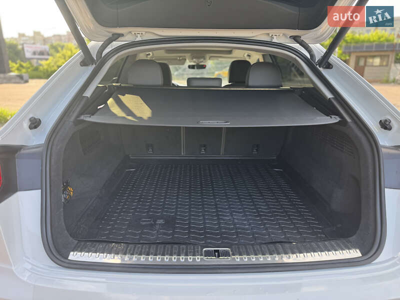 Внедорожник / Кроссовер Audi Q8 2018 в Киеве