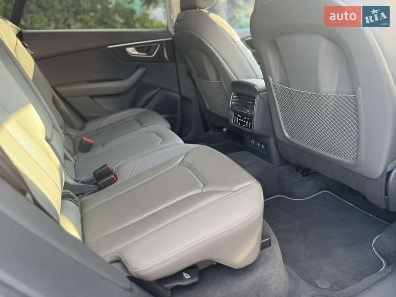 Внедорожник / Кроссовер Audi Q8 2018 в Киеве