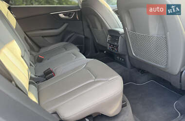 Внедорожник / Кроссовер Audi Q8 2018 в 