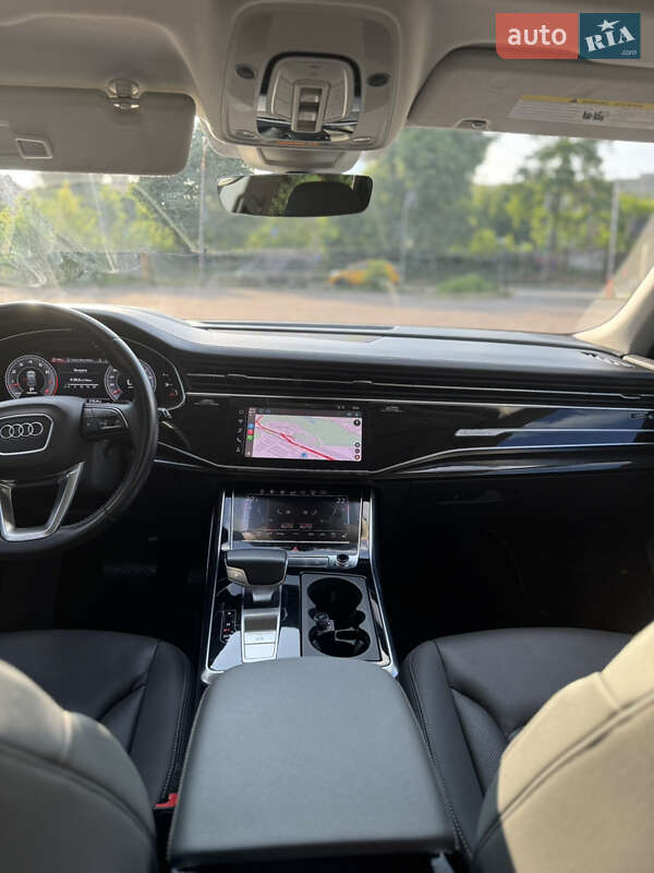 Внедорожник / Кроссовер Audi Q8 2018 в Киеве