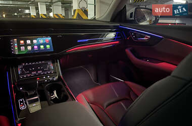 Внедорожник / Кроссовер Audi Q8 2018 в 