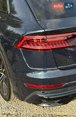 Внедорожник / Кроссовер Audi Q8 2023 в 