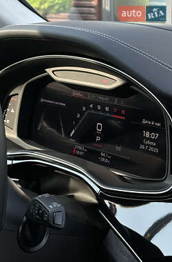Внедорожник / Кроссовер Audi Q8 2023 в 