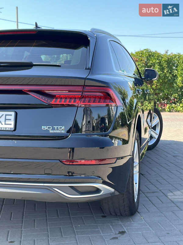 Внедорожник / Кроссовер Audi Q8 2021 в Киеве