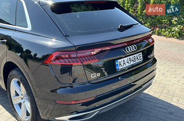 Внедорожник / Кроссовер Audi Q8 2021 в 
