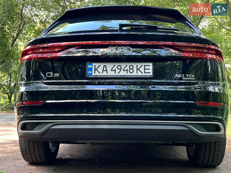 Внедорожник / Кроссовер Audi Q8 2021 в Киеве