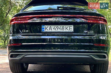Внедорожник / Кроссовер Audi Q8 2021 в 