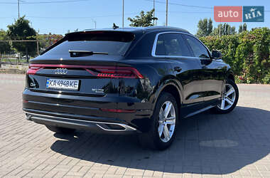 Внедорожник / Кроссовер Audi Q8 2021 в 
