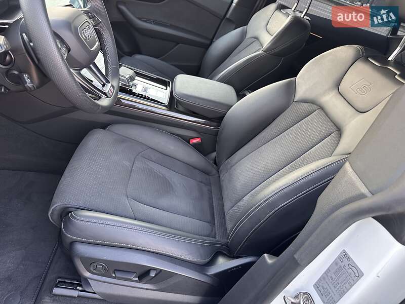 Внедорожник / Кроссовер Audi Q8 2023 в Киеве