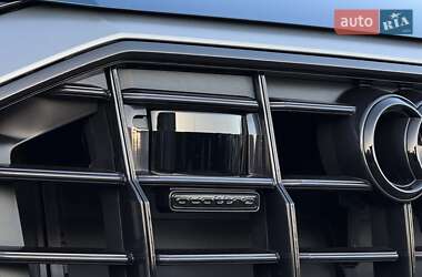 Внедорожник / Кроссовер Audi Q8 2021 в 