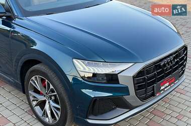 Внедорожник / Кроссовер Audi Q8 2021 в 
