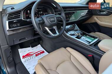 Внедорожник / Кроссовер Audi Q8 2021 в 