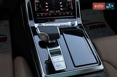 Внедорожник / Кроссовер Audi Q8 2021 в 