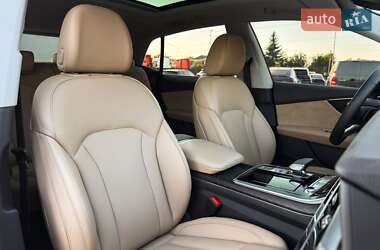 Внедорожник / Кроссовер Audi Q8 2021 в 