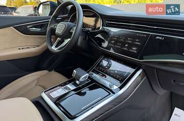 Внедорожник / Кроссовер Audi Q8 2021 в 