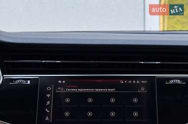 Внедорожник / Кроссовер Audi Q8 2021 в 