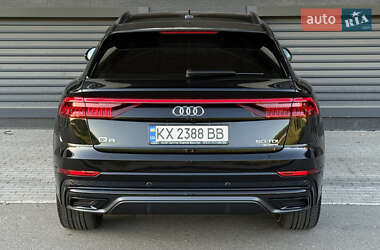 Внедорожник / Кроссовер Audi Q8 2022 в 