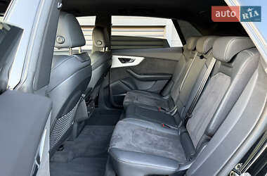 Внедорожник / Кроссовер Audi Q8 2022 в 