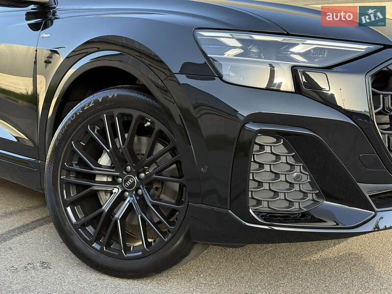 Внедорожник / Кроссовер Audi Q8 2025 в Киеве